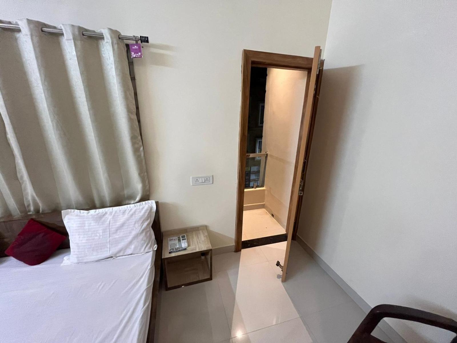 Hotel Shivashray Luxury Stays & Inn Udždžain Pokoj fotografie